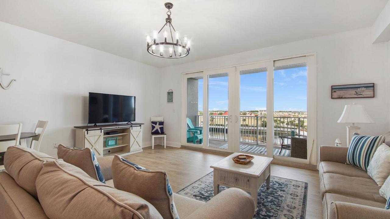 Holiday home Seas The Day At Laketown Wharf #318 By Nautical Panama City Beach