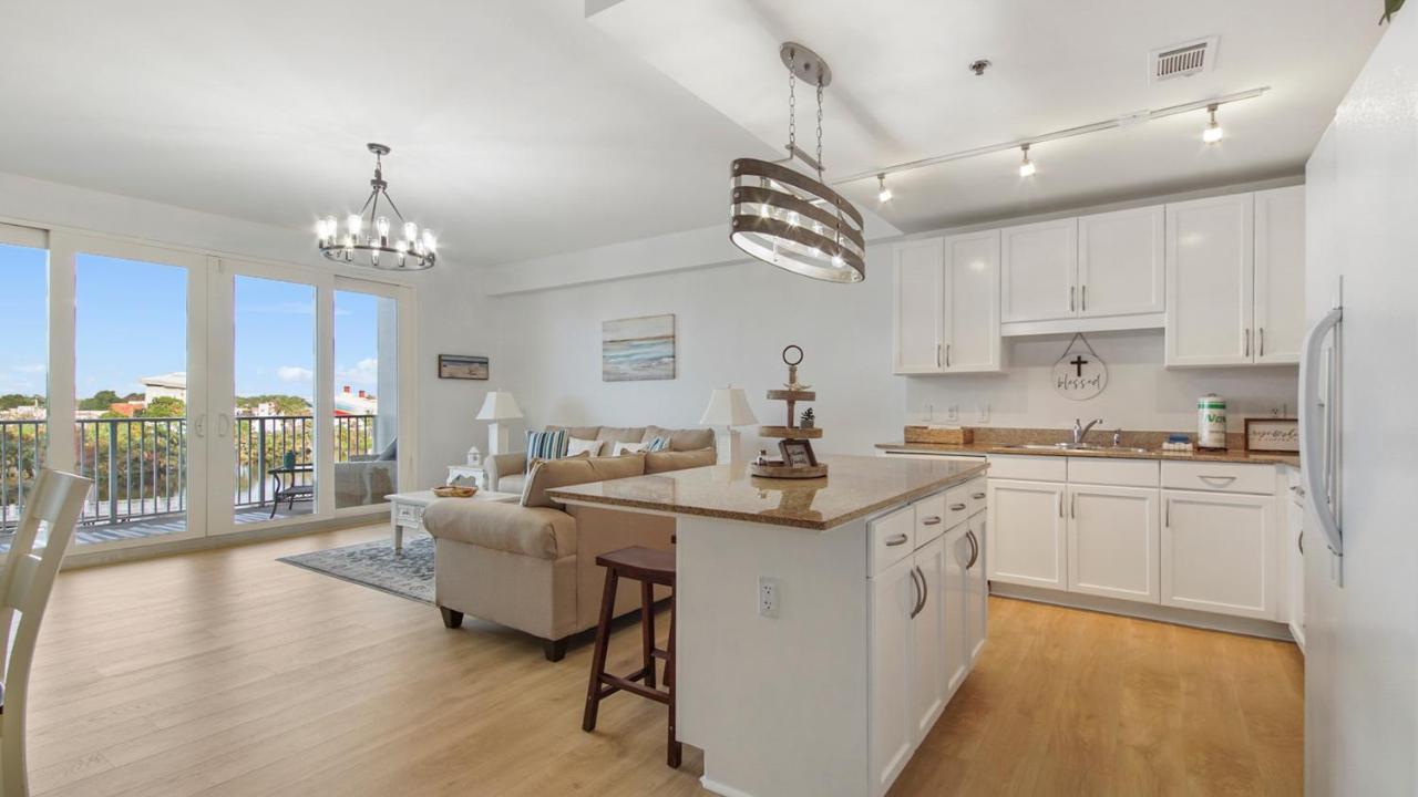 Holiday home Seas The Day At Laketown Wharf #318 By Nautical Panama City Beach
