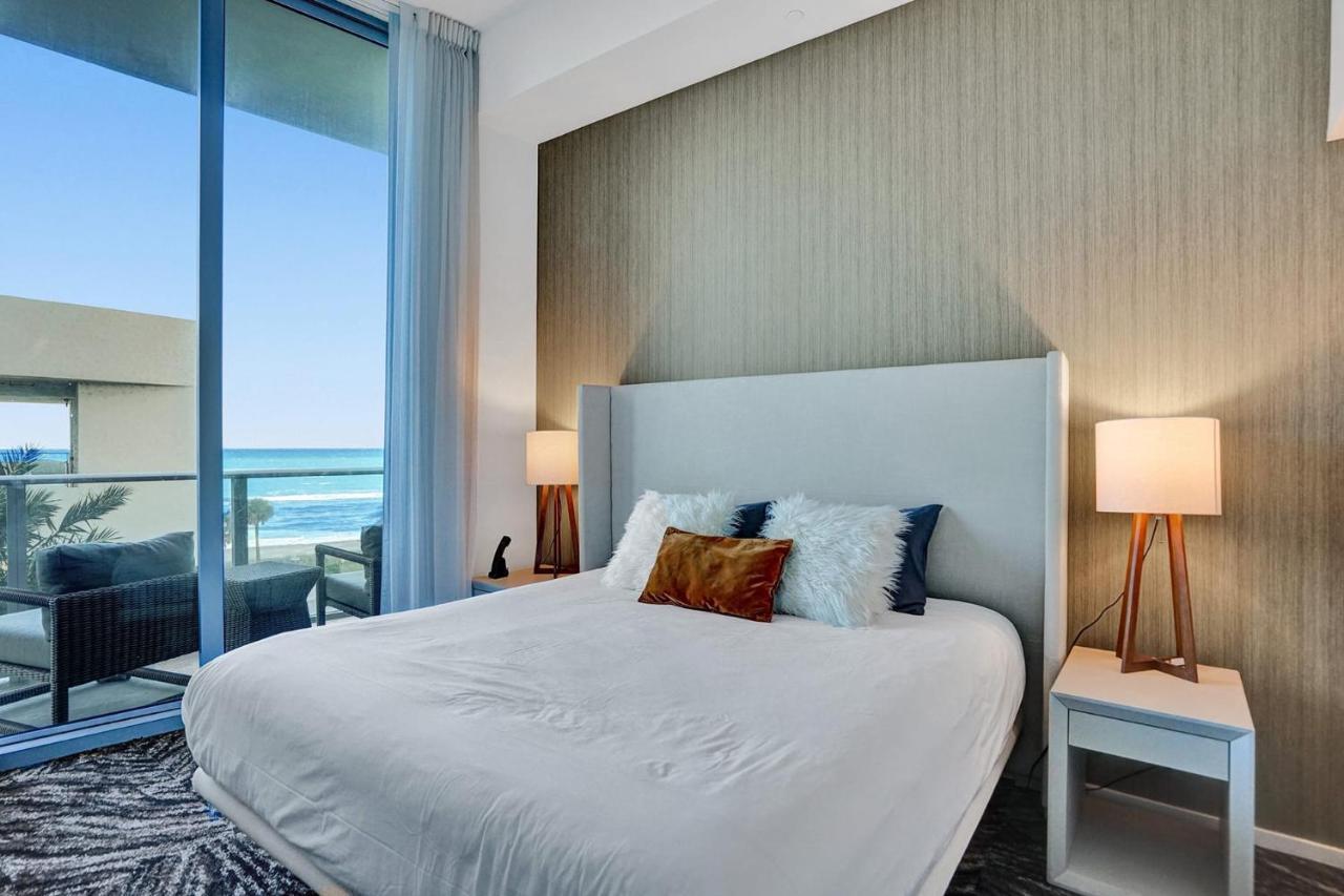 Oceanfront Direct Ocean & Club Access Holiday home Hollywood