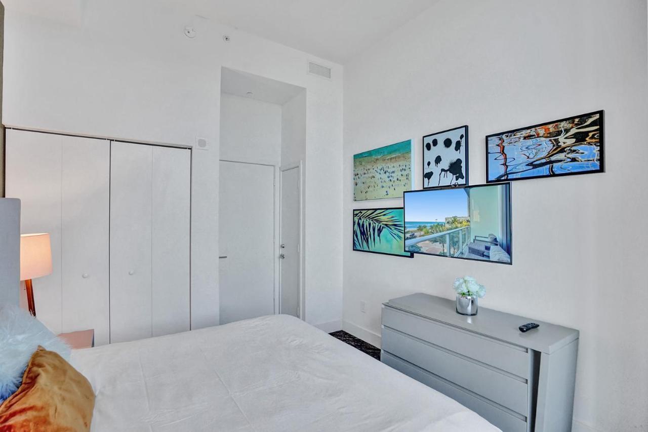 Oceanfront Direct Ocean & Club Access Hollywood
