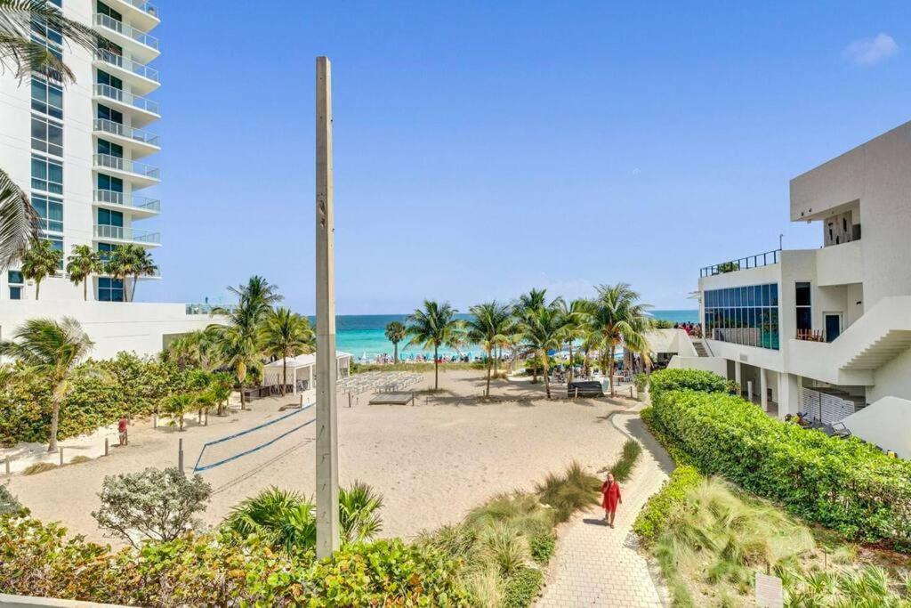 Upscale Ocean Front With High Ceilings *