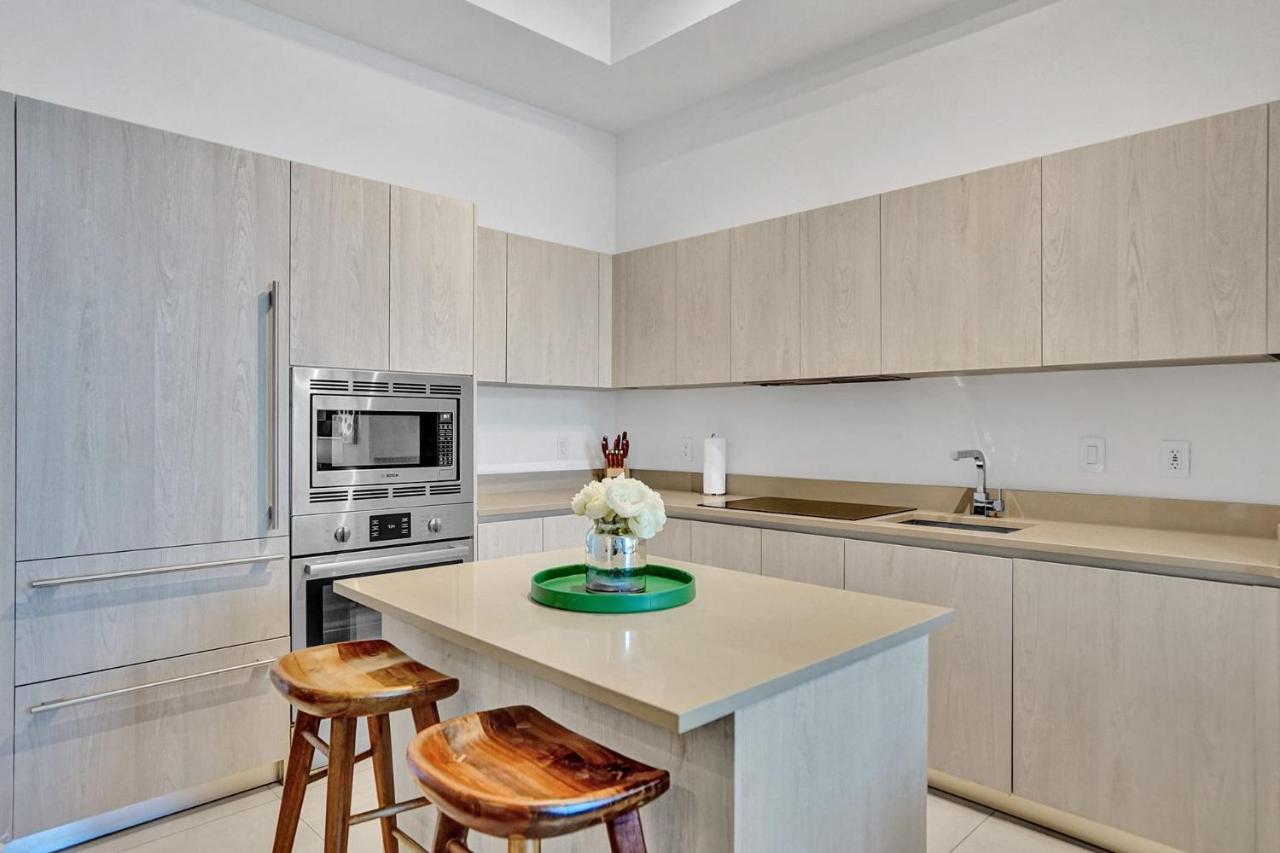 Holiday home Oceanfront Direct Ocean & Club Access