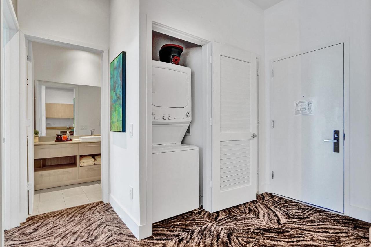 Oceanfront Direct Ocean & Club Access Holiday home *