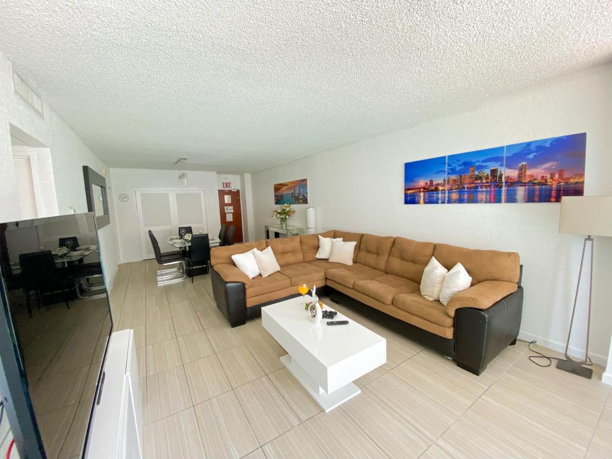 Apartment Bliss Steps To Ocean, Pool & Game Fun