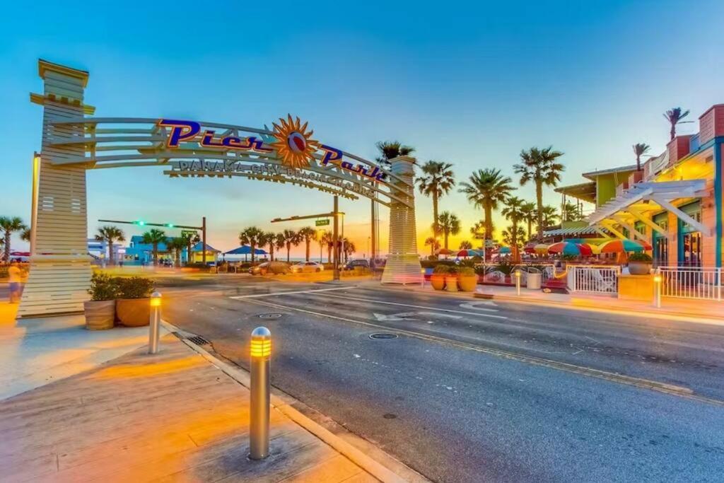 Beautiful Beachfront Paradise! Emerald * Panama City Beach