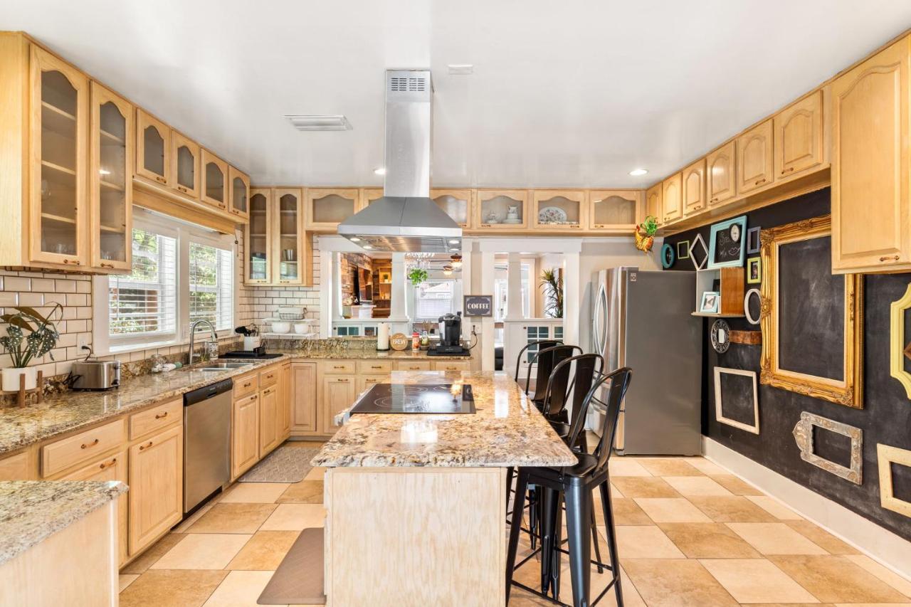 Four Different Options At One Great Location-- 1 - Spacious 3 Bed 2 Bath House Or 2- 2nd Floor 2 Bed 1 Bath Or 3- 1st Floor Studio Or 3- A Tiny Rv Tampa