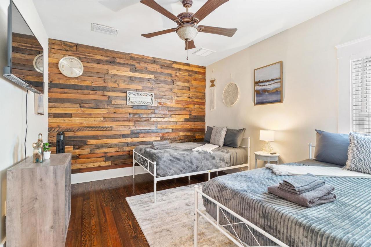 Apartment Four Different Options At One Great Location-- 1 - Spacious 3 Bed 2 Bath House Or 2- 2nd Floor 2 Bed 1 Bath Or 3- 1st Floor Studio Or 3- A Tiny Rv