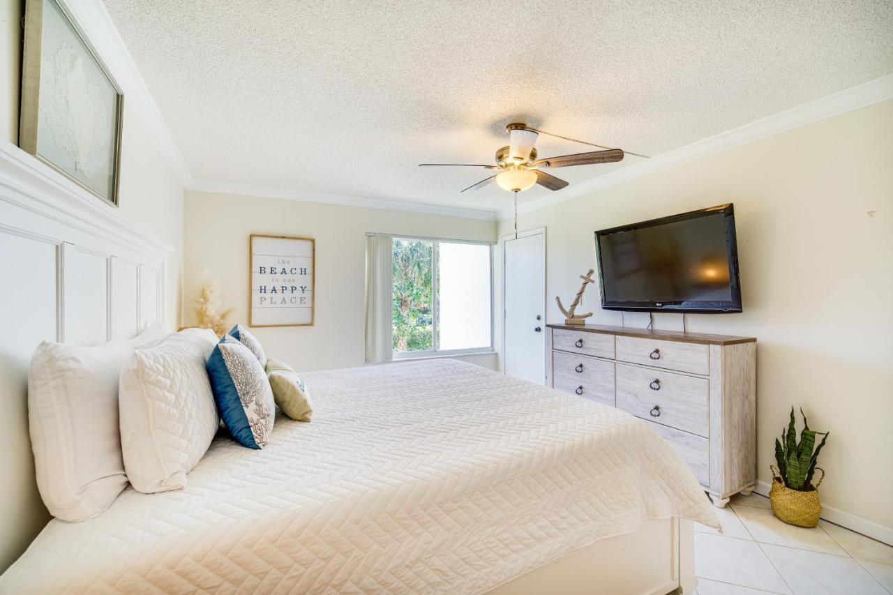 Resort-style In Pierce With Access! *