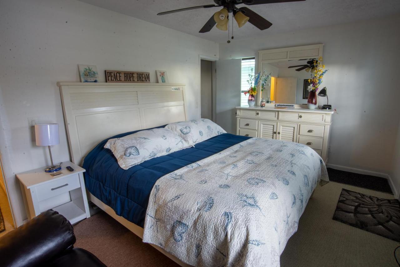 Oceanview Oasis - Relax With Hot Tub, Breakfast, Fire Pit & Putting Green! *