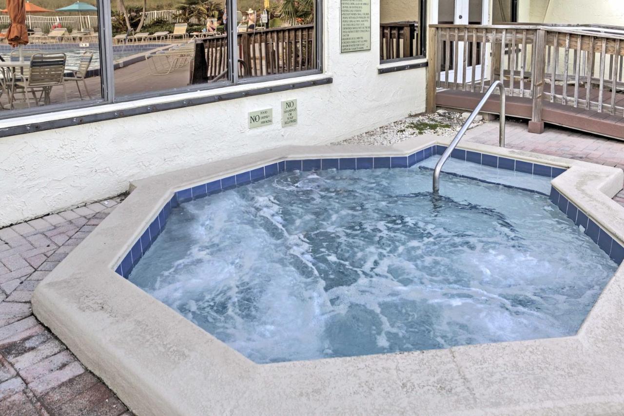 Sunny Ocean Village Community Pool Apartment Fort Pierce