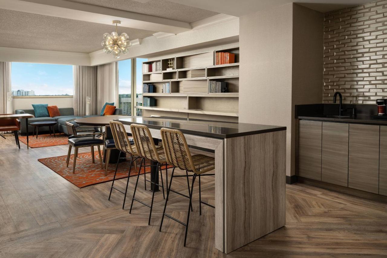 Hotel Renaissance Lauderdale West 4*