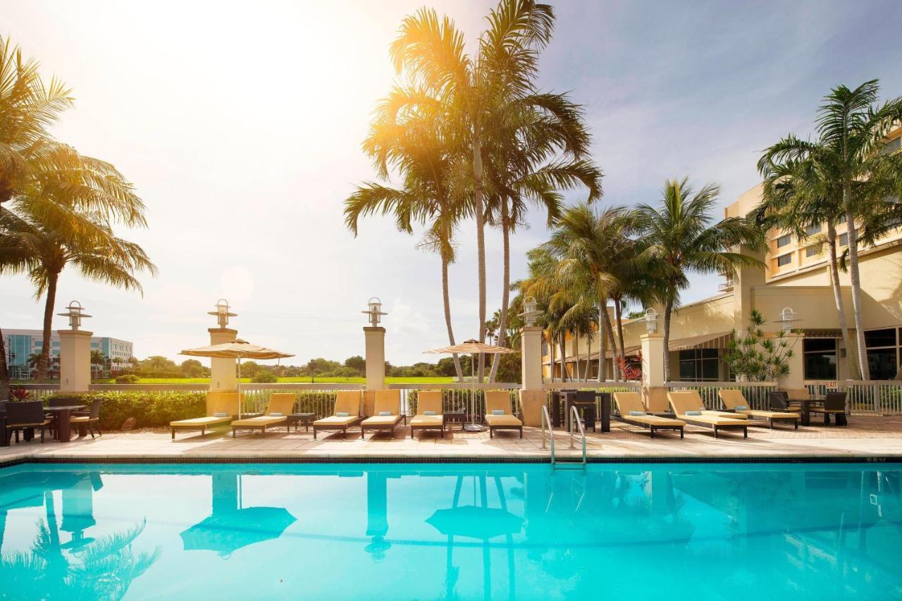 Renaissance Lauderdale West Hotel