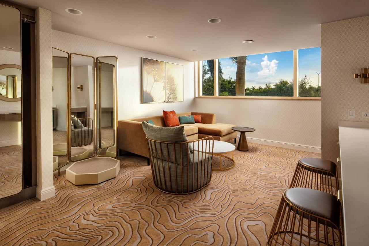 Hotel Renaissance Lauderdale West
