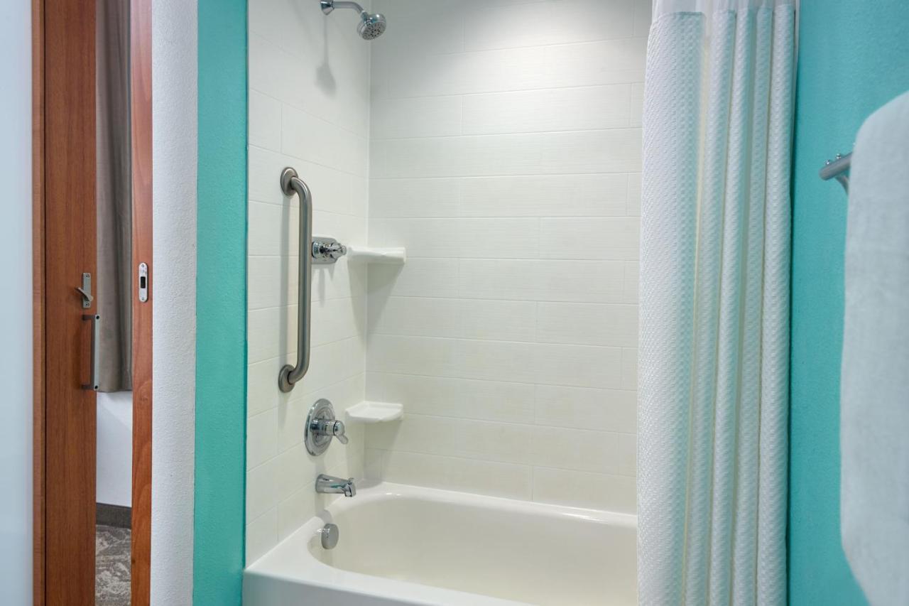 Springhill By Marriott Orlando At Seaworld Hotel 3*
