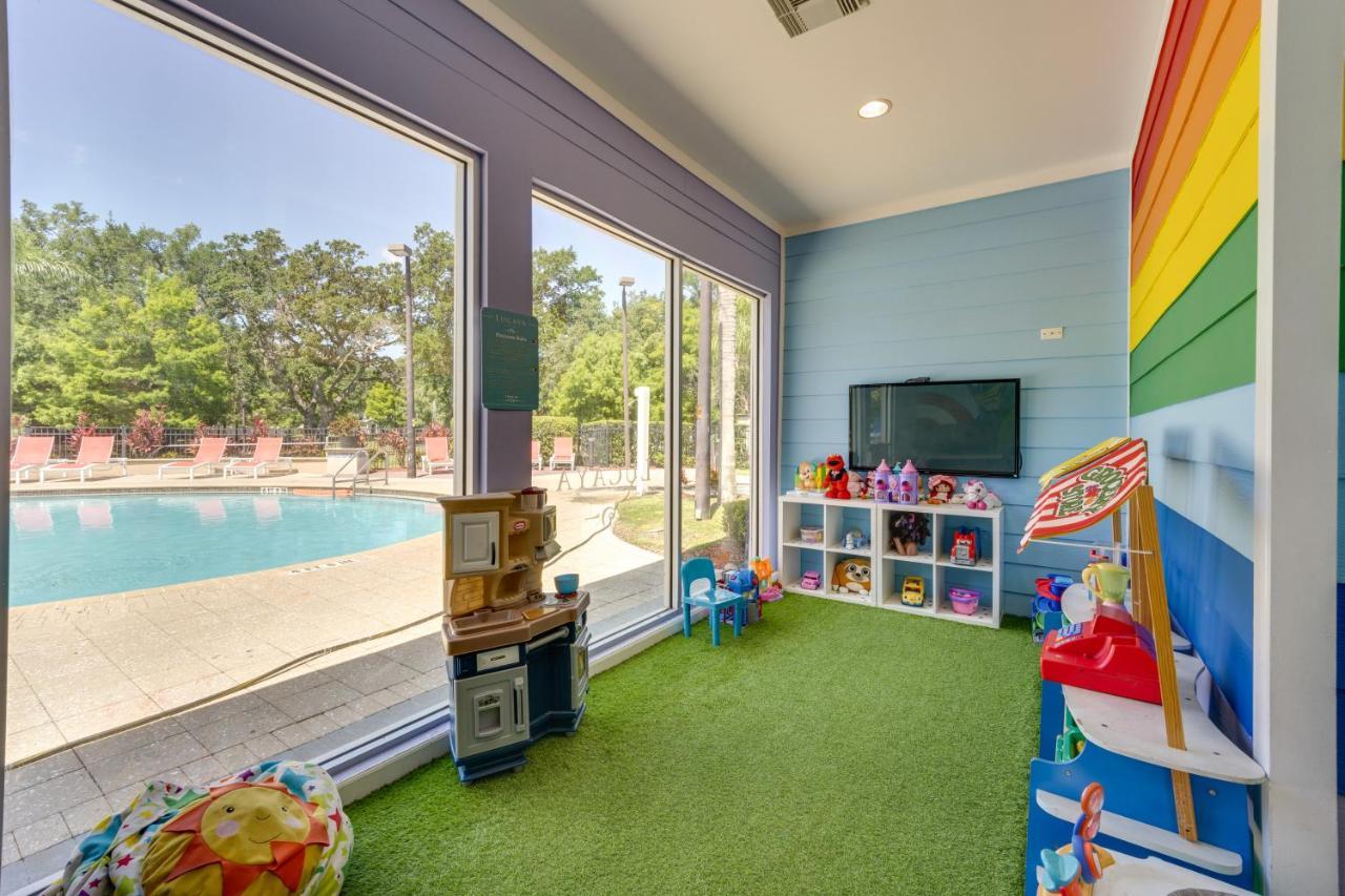 Lucaya Village Townhome With Pool, 6 Mi To Disney! Holiday home *