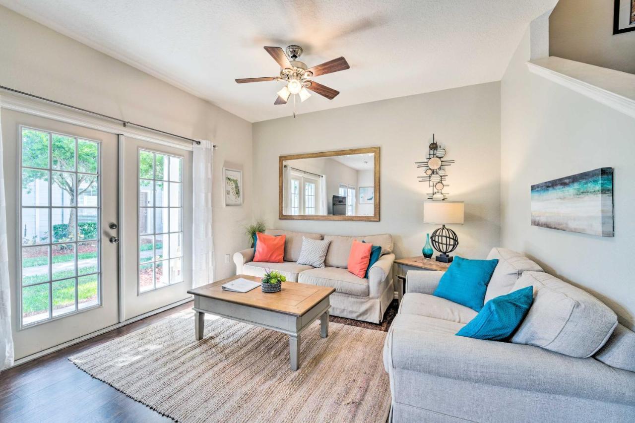 Holiday home Lucaya Village Townhome With Pool, 6 Mi To Disney! *