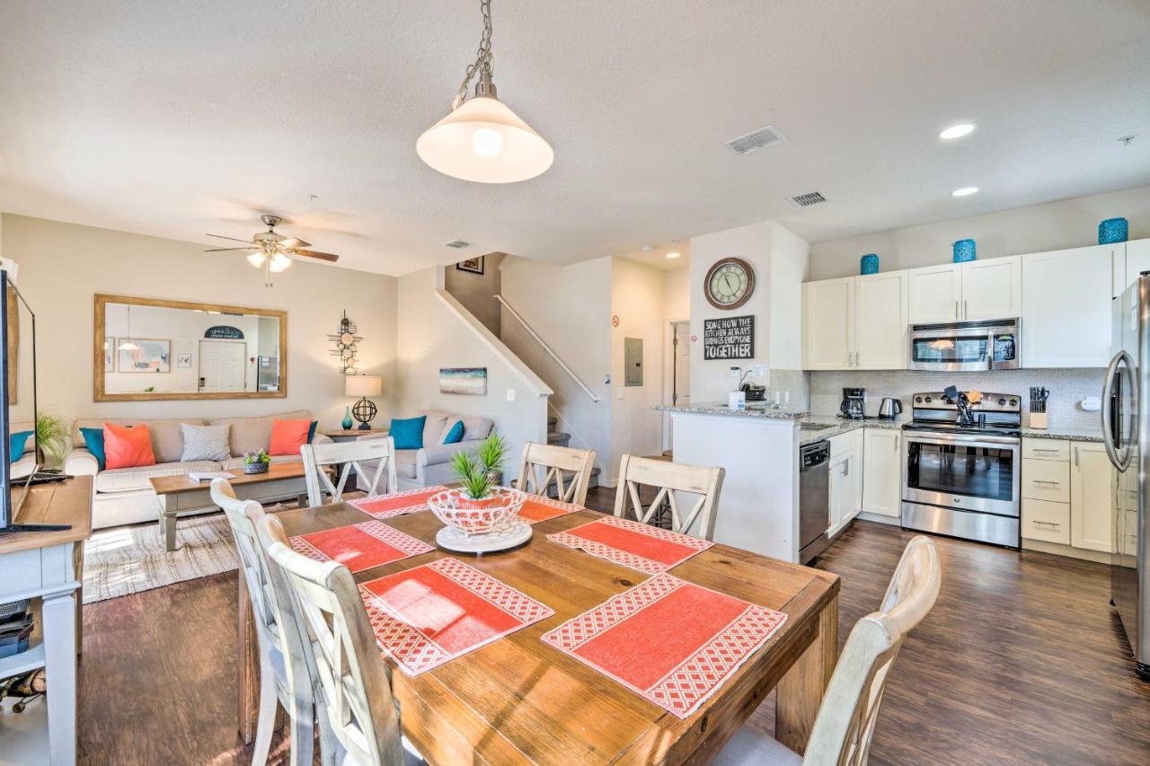Holiday home Lucaya Village Townhome With Pool, 6 Mi To Disney! Kissimmee