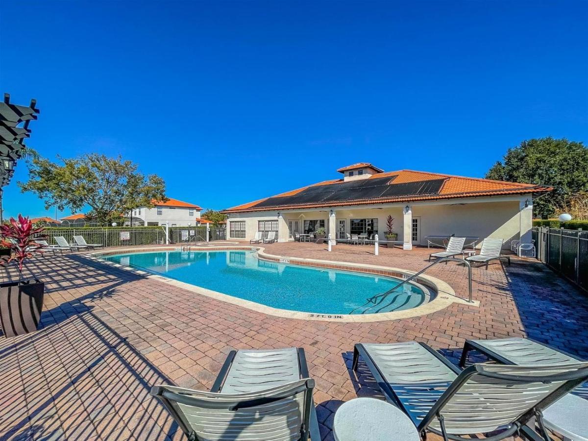 Lazy Breeze Villa- Pool-spa, Gameroom, Near Davenport