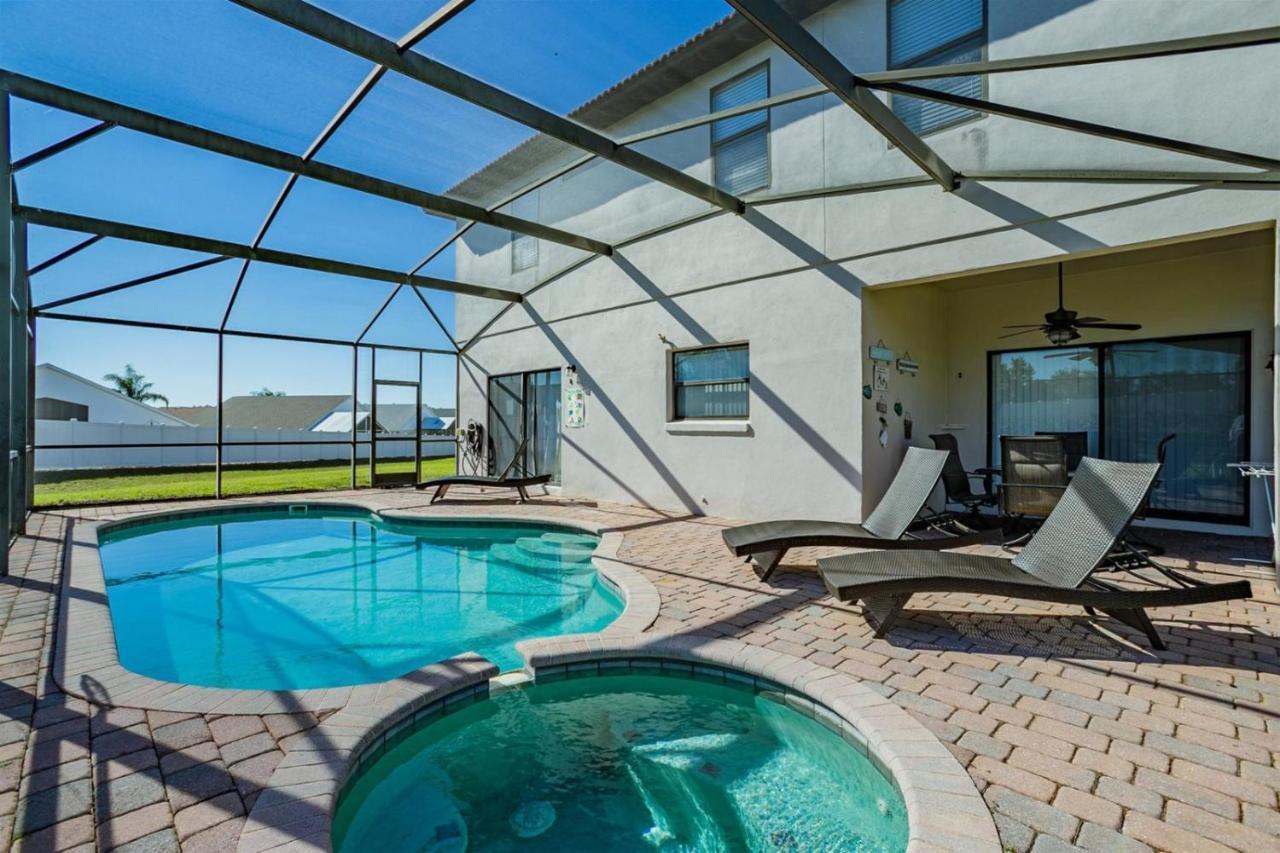 Lazy Breeze Villa- Pool-spa, Gameroom, Near Holiday home *