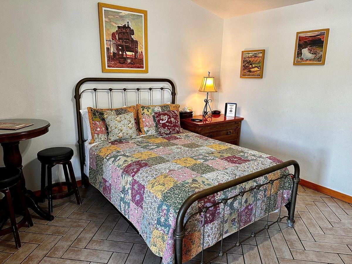 Buffalo Chip's Ranch House Motel 2*