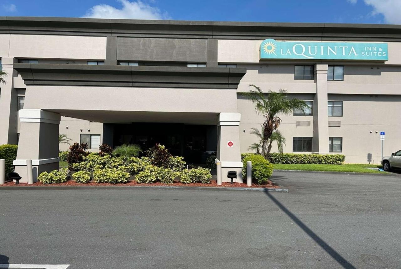 La Quinta By Wyndham Orlando South Hotel