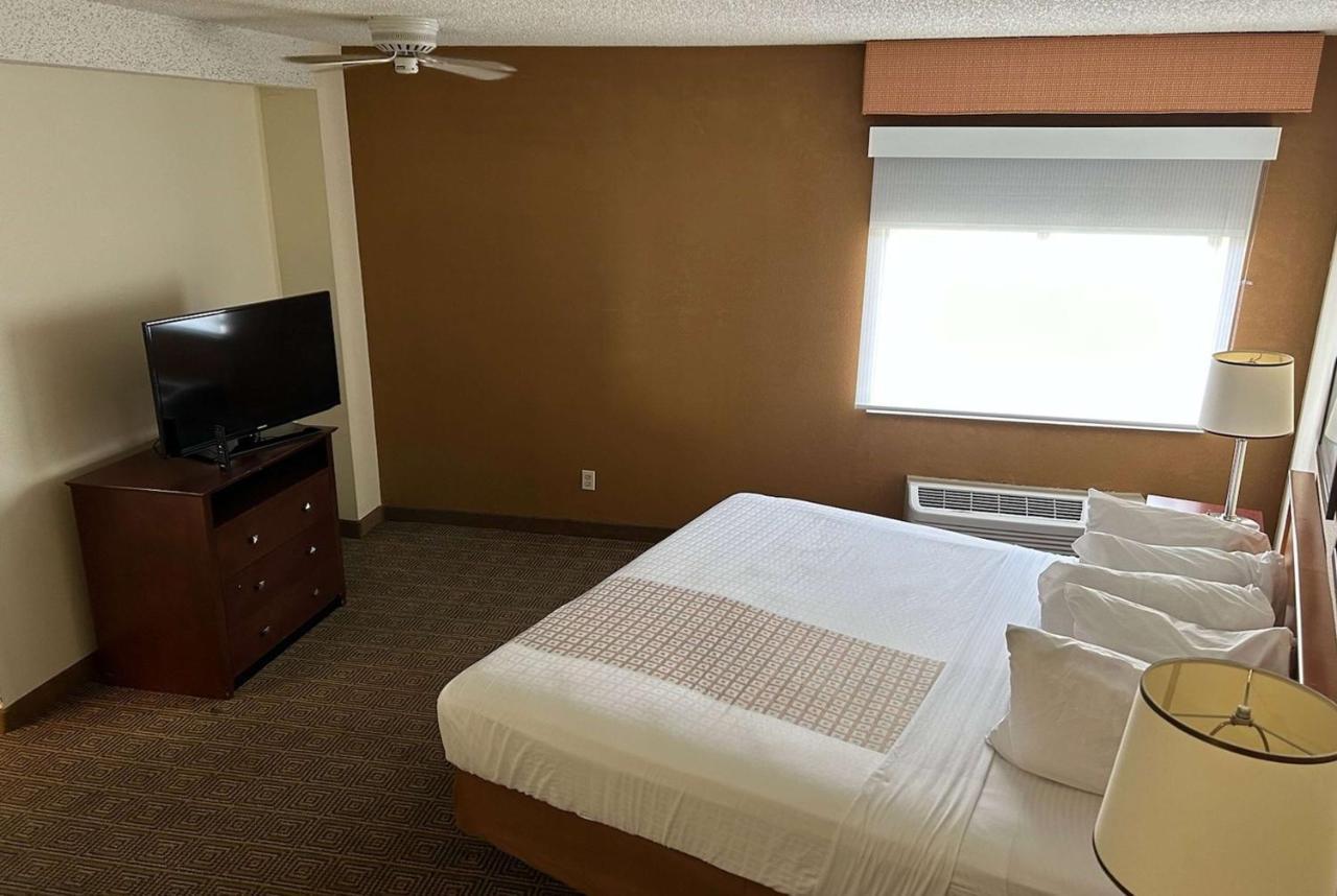 La Quinta By Wyndham Orlando South Hotel