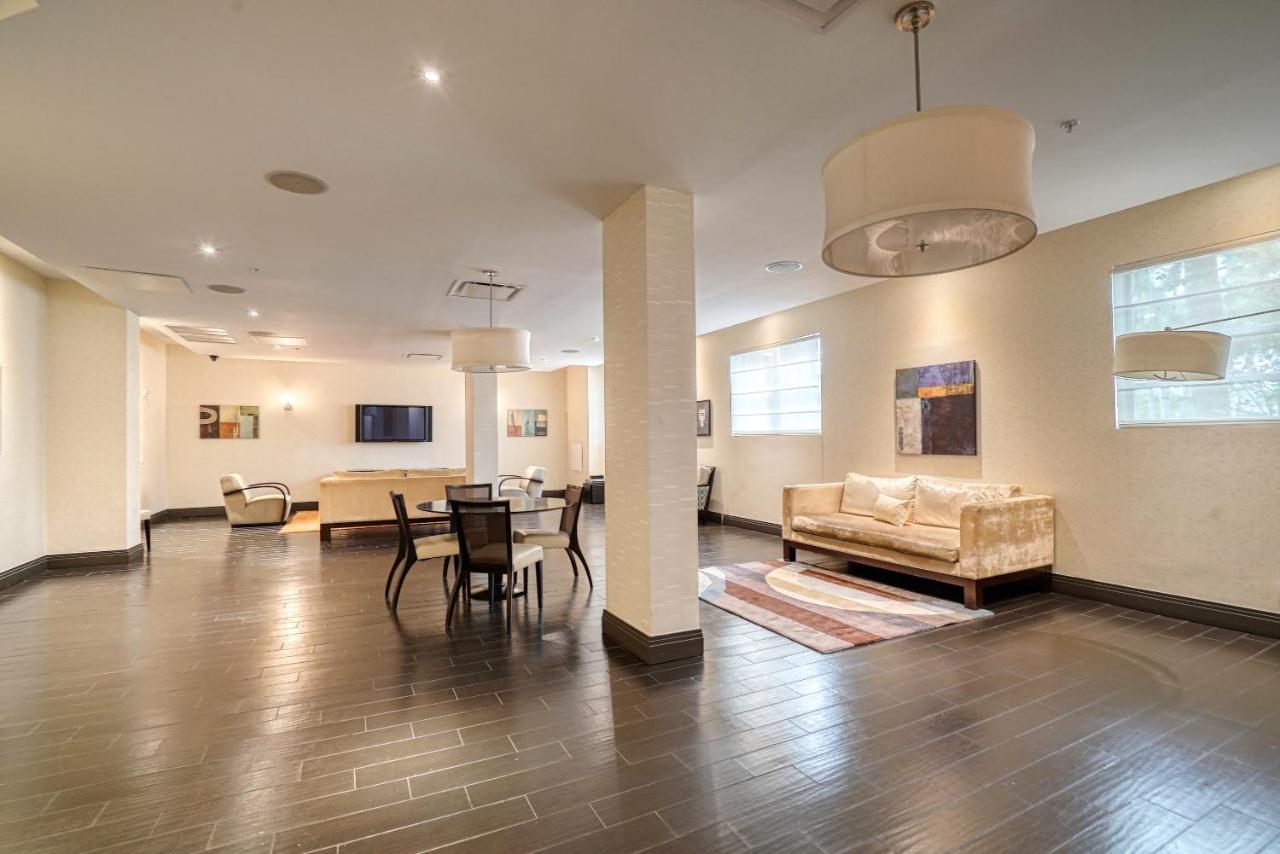 Hollywood Condo Apartment