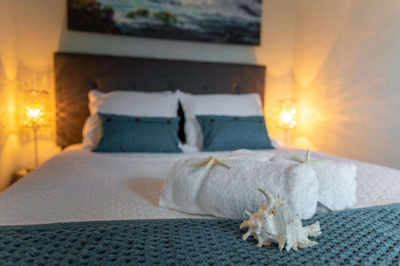 Apartment 102-tiny Treasure-waterfront With Heated Pool St. Pete Beach