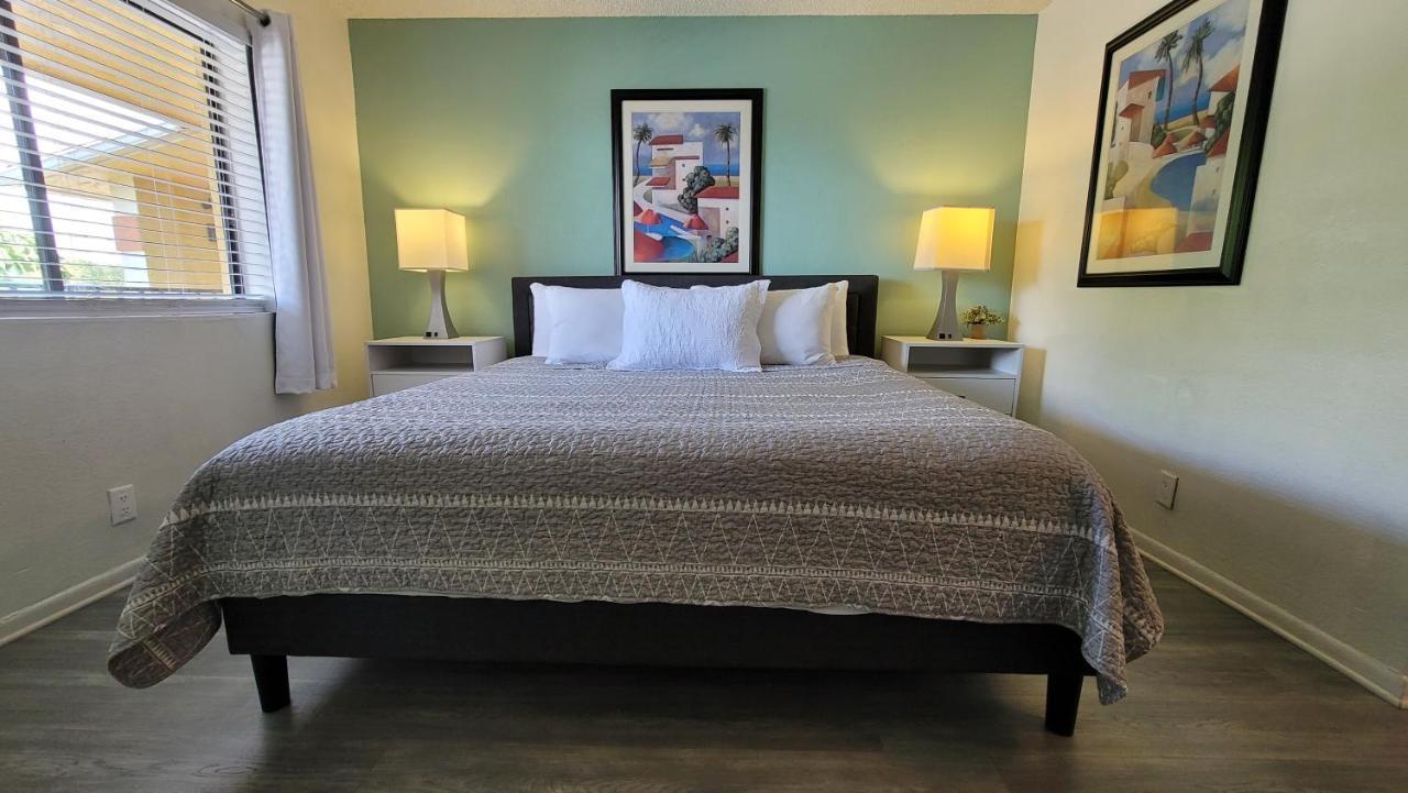 Sunny Palms Motel 3*