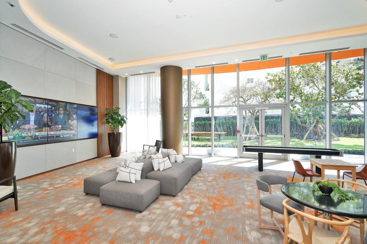 Luxury High Ceiling Ocean Front