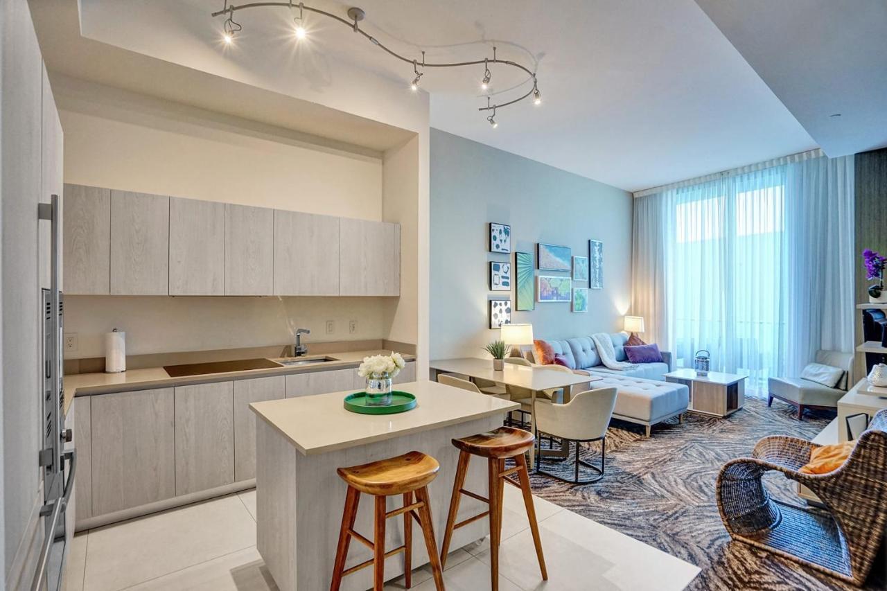 Oceanfront Direct Ocean & Club Access Holiday home *