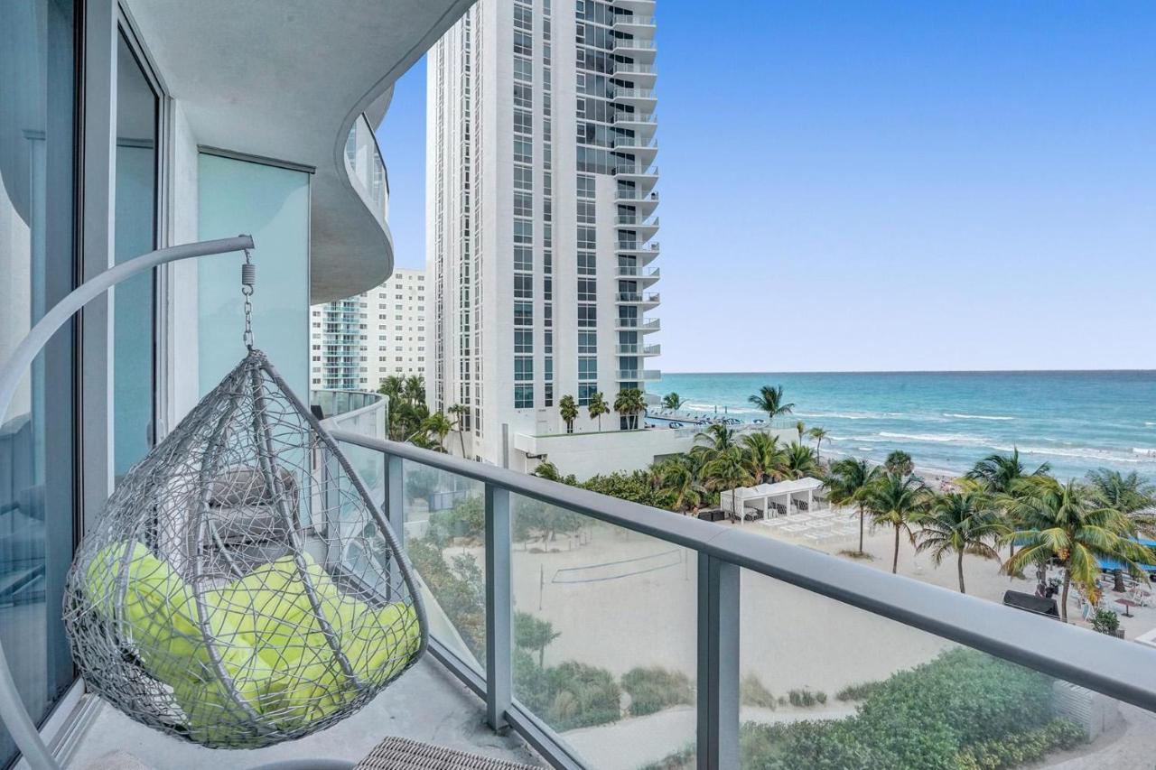 Luxury High Ceiling Ocean Front Hollywood