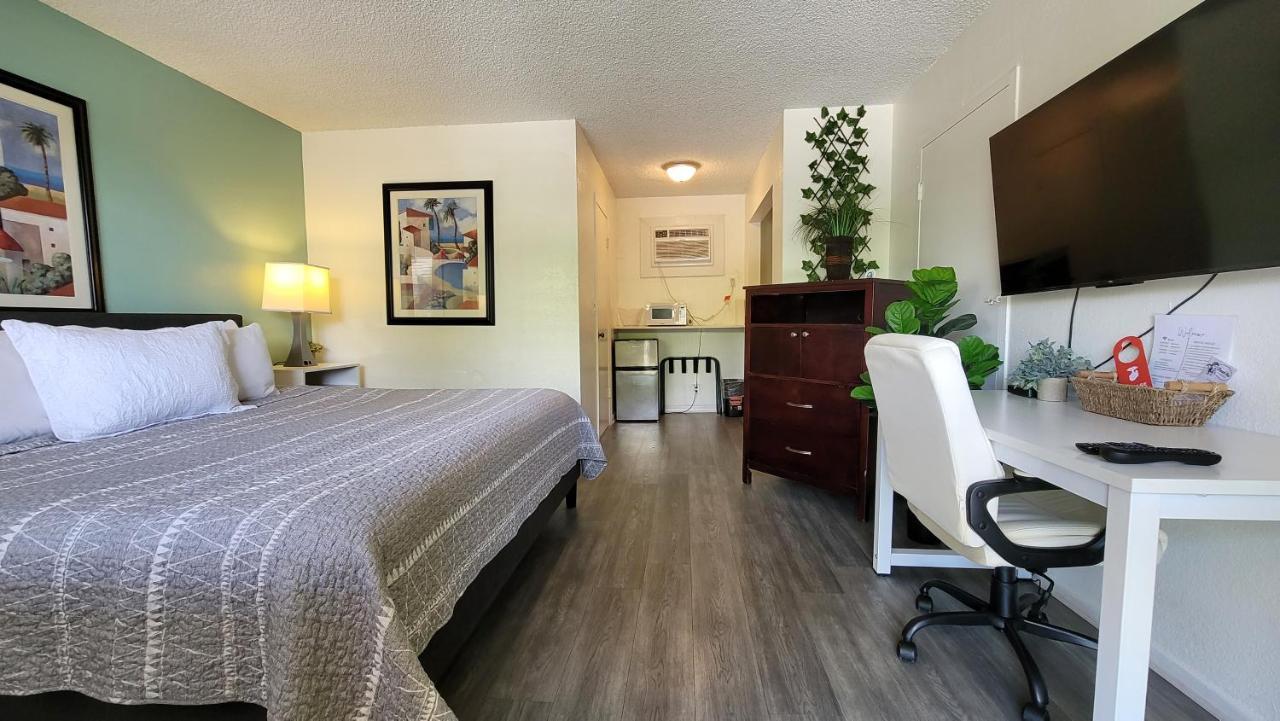 Sunny Palms Motel