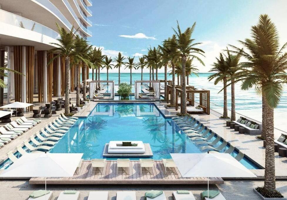 Upscale Ocean Front With High Ceilings *