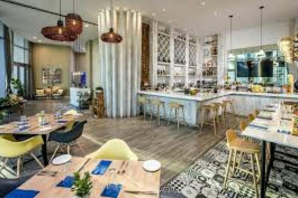 Apartment Chic 2bdr 2ba Water Front In Hyde Hollywood
