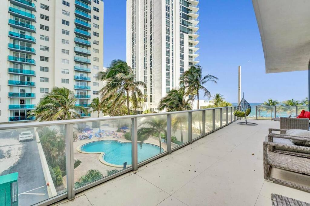 Apartment Upscale Ocean Front With High Ceilings *