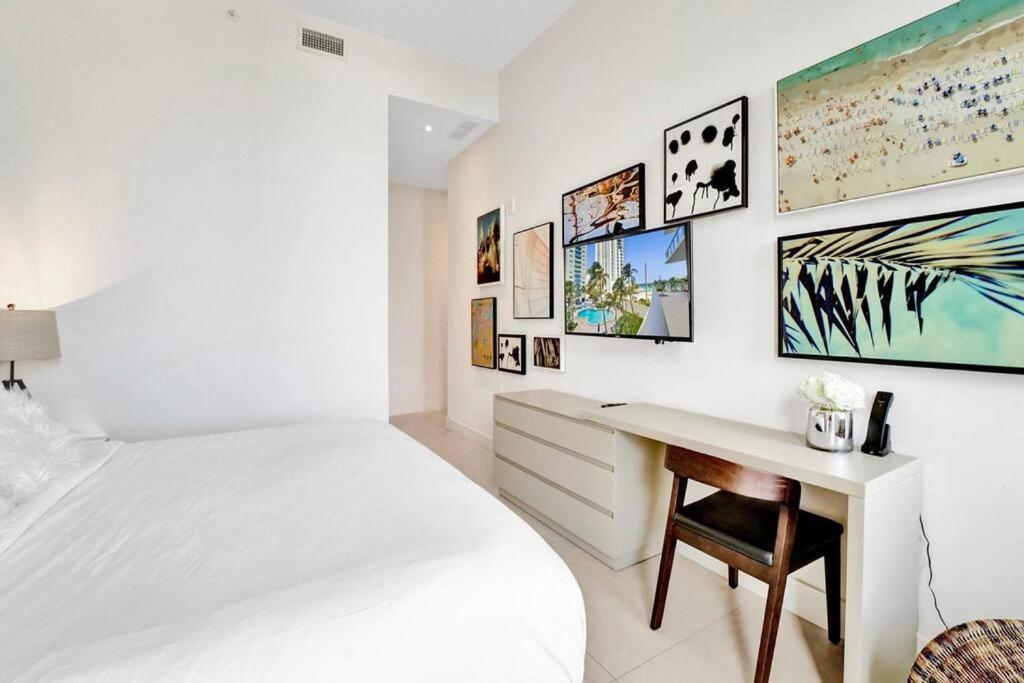 Upscale Ocean Front With High Ceilings * Hollywood