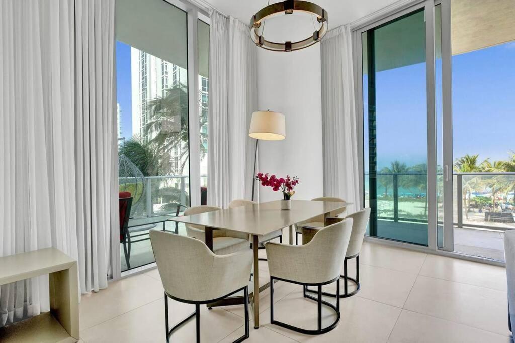Upscale Ocean Front With High Ceilings *