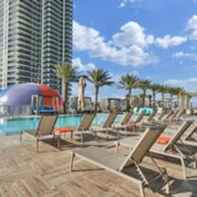 Apartment Chic 2bdr 2ba Water Front In Hyde Hollywood