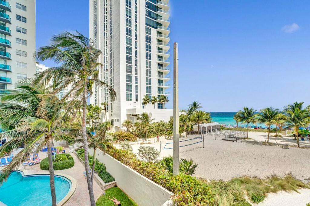 Upscale Ocean Front With High Ceilings *