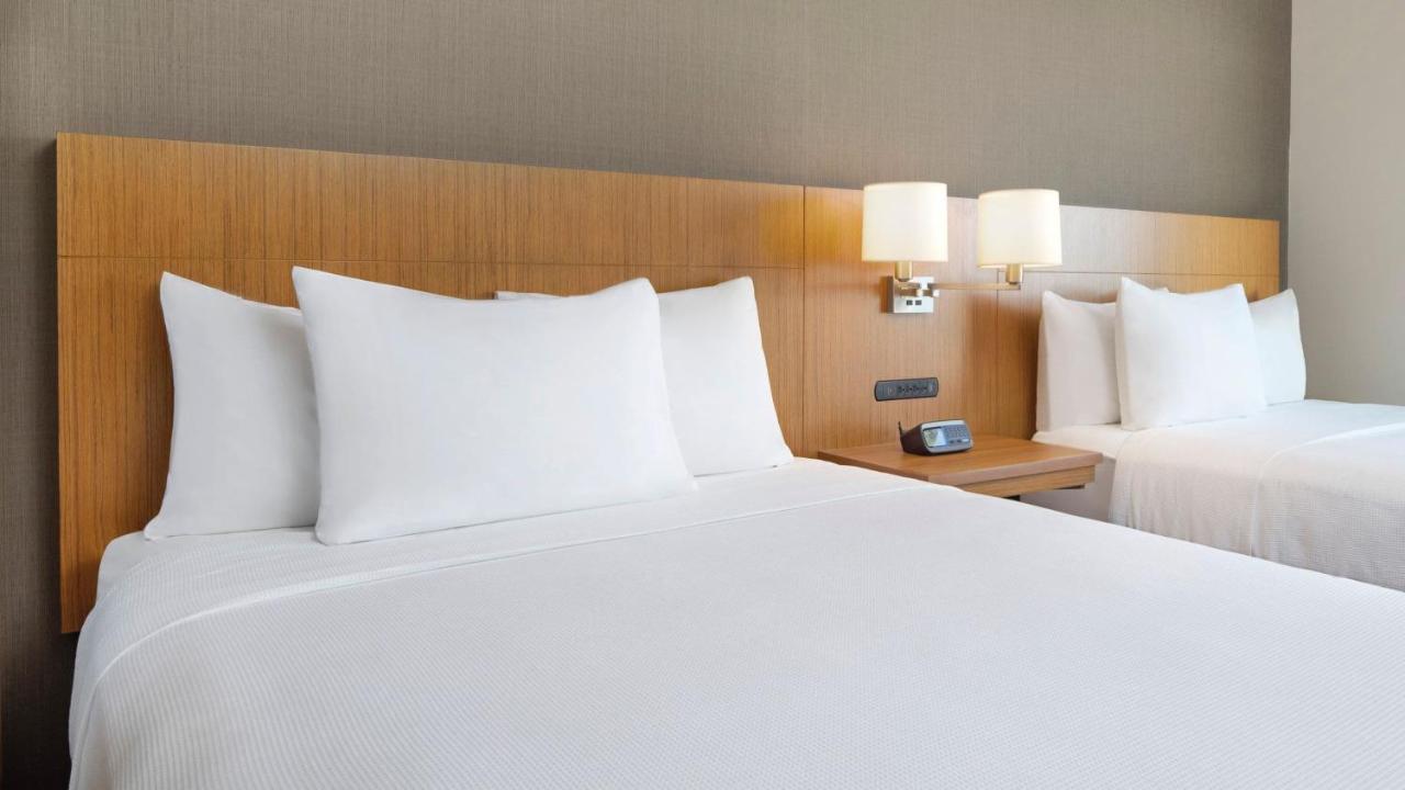 Hyatt Place St. Johns Town Center 3*