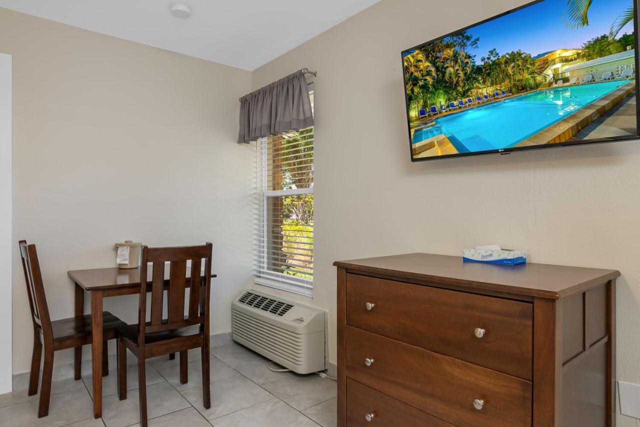 Inn The Fairways Of Naples 3*