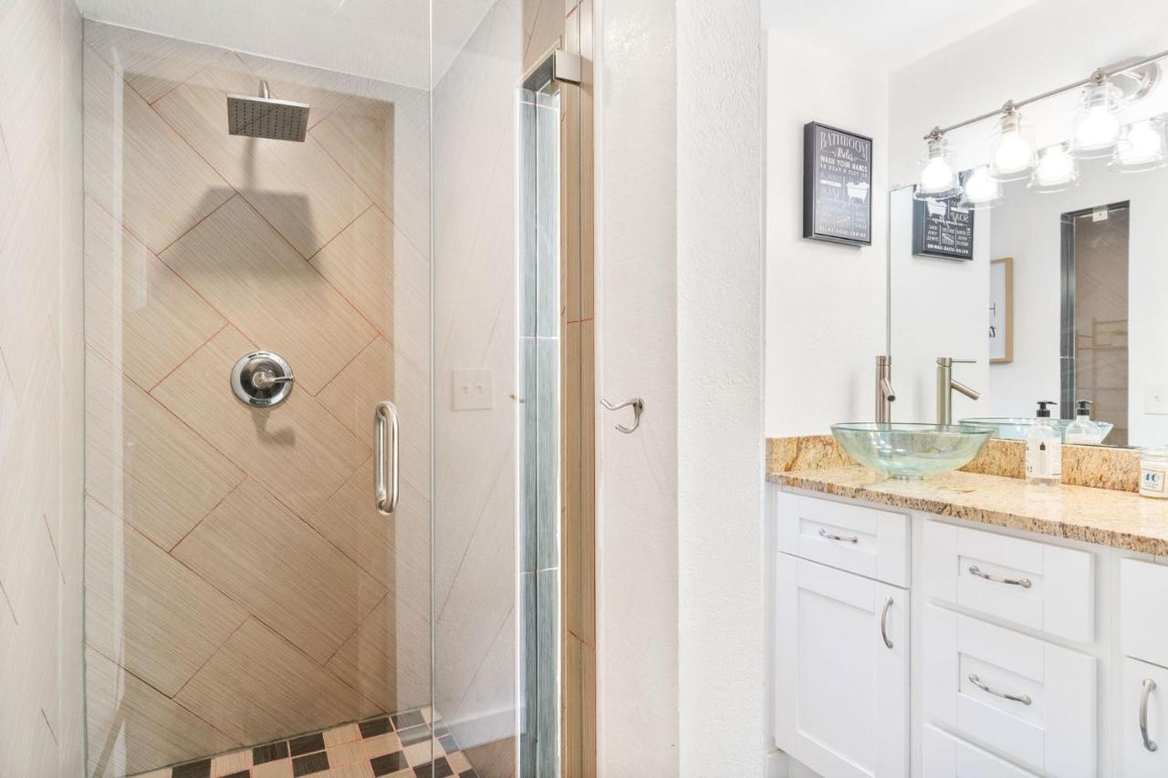 Apartment Four Different Options At One Great Location-- 1 - Spacious 3 Bed 2 Bath House Or 2- 2nd Floor 2 Bed 1 Bath Or 3- 1st Floor Studio Or 3- A Tiny Rv *
