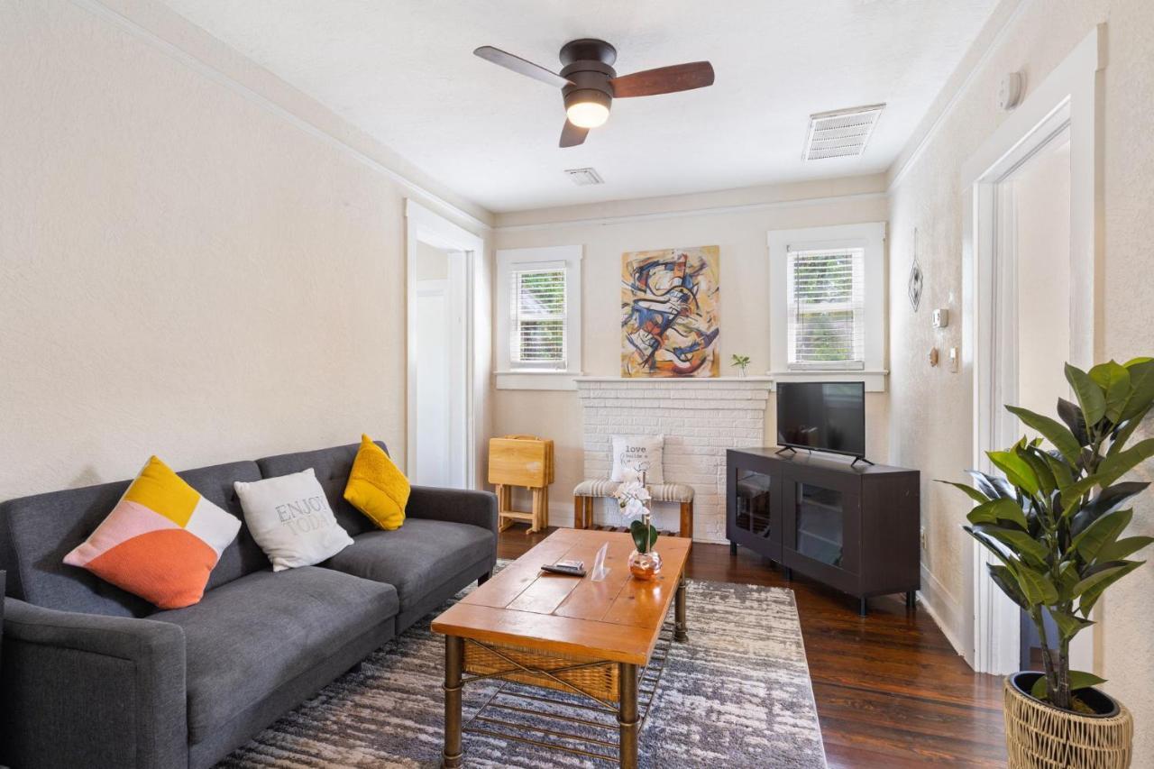 Apartment Four Different Options At One Great Location-- 1 - Spacious 3 Bed 2 Bath House Or 2- 2nd Floor 2 Bed 1 Bath Or 3- 1st Floor Studio Or 3- A Tiny Rv