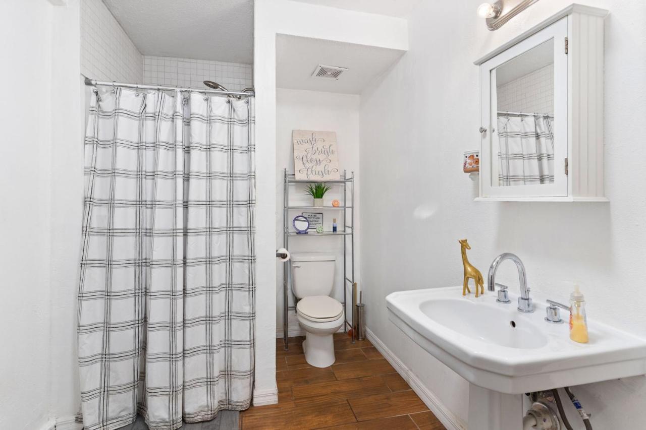 Apartment Four Different Options At One Great Location-- 1 - Spacious 3 Bed 2 Bath House Or 2- 2nd Floor 2 Bed 1 Bath Or 3- 1st Floor Studio Or 3- A Tiny Rv