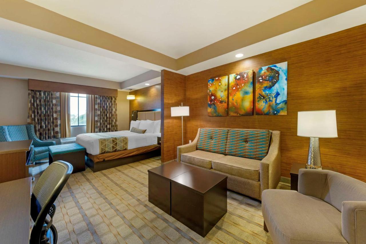 Western Miami Executive Airport And Hotel Country Walk