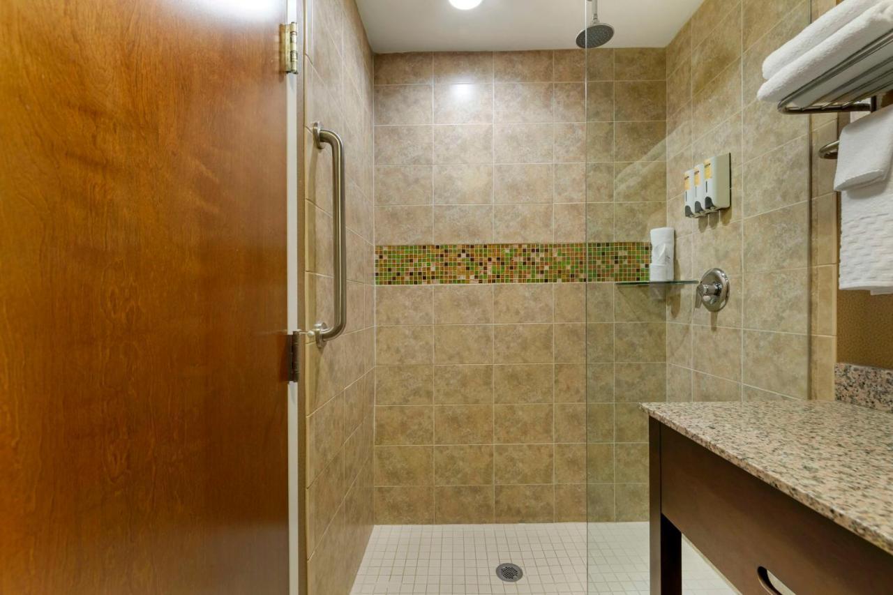 Western Miami Executive Airport And 3* Country Walk