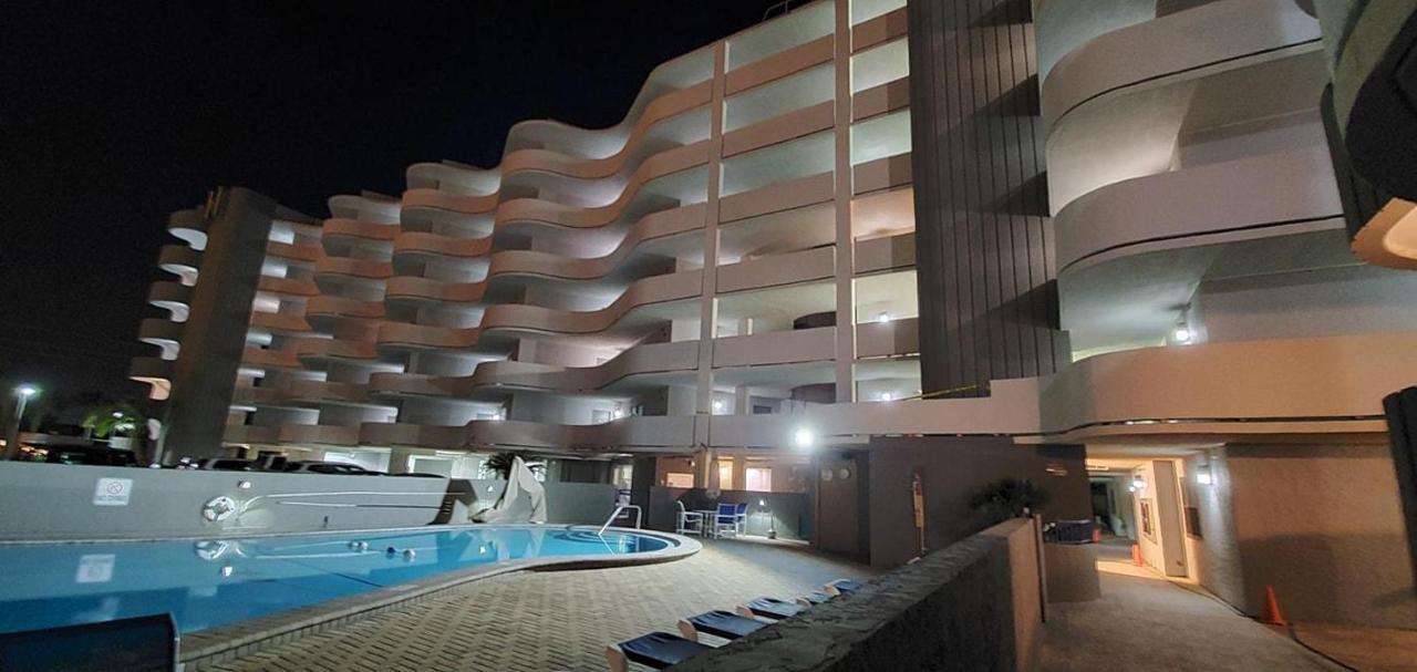 Holiday home Nautilus 1701 Gulf Front 2 Bedroom Large Penthouse Huge Wrap Around Balcony