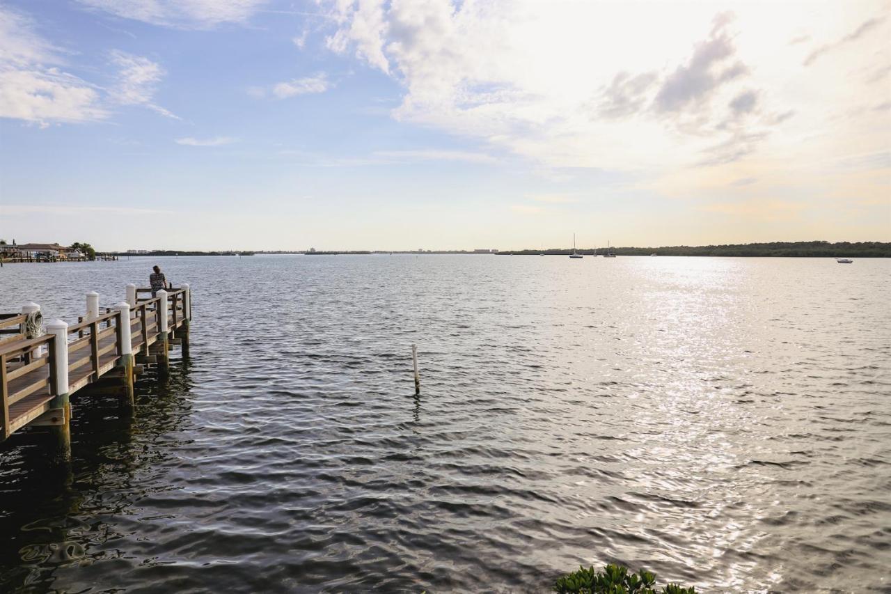 Apartment Dolphin Bay In Boca Ciega - 2br, Pool, Bay View *