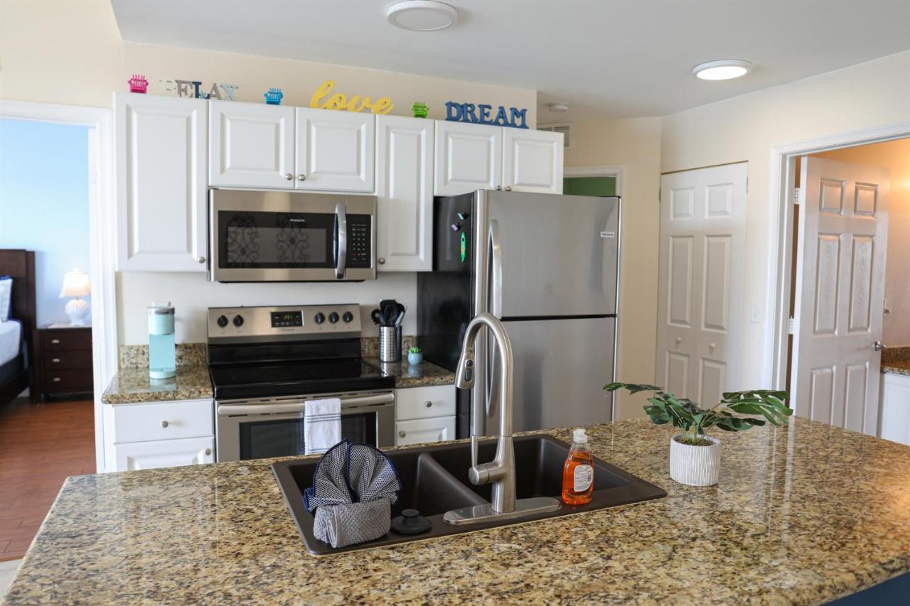 Apartment Dolphin Bay In Boca Ciega - 2br, Pool, Bay View *